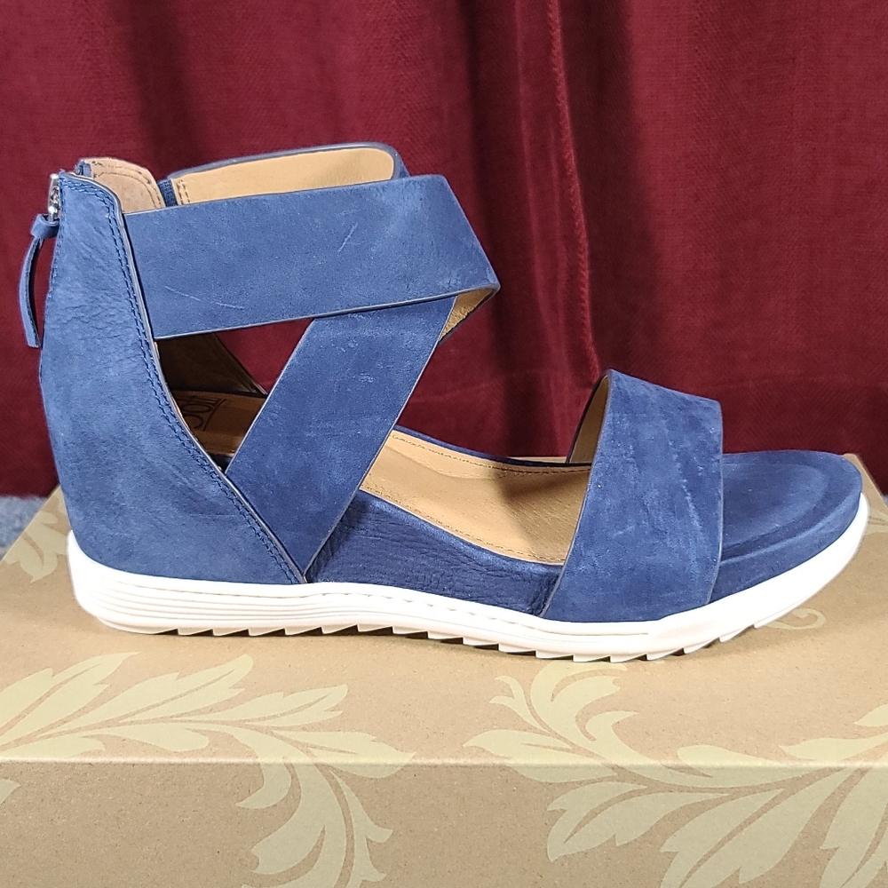 Sofft Peacoat Navy Senovia Suede Flexible Sporty W